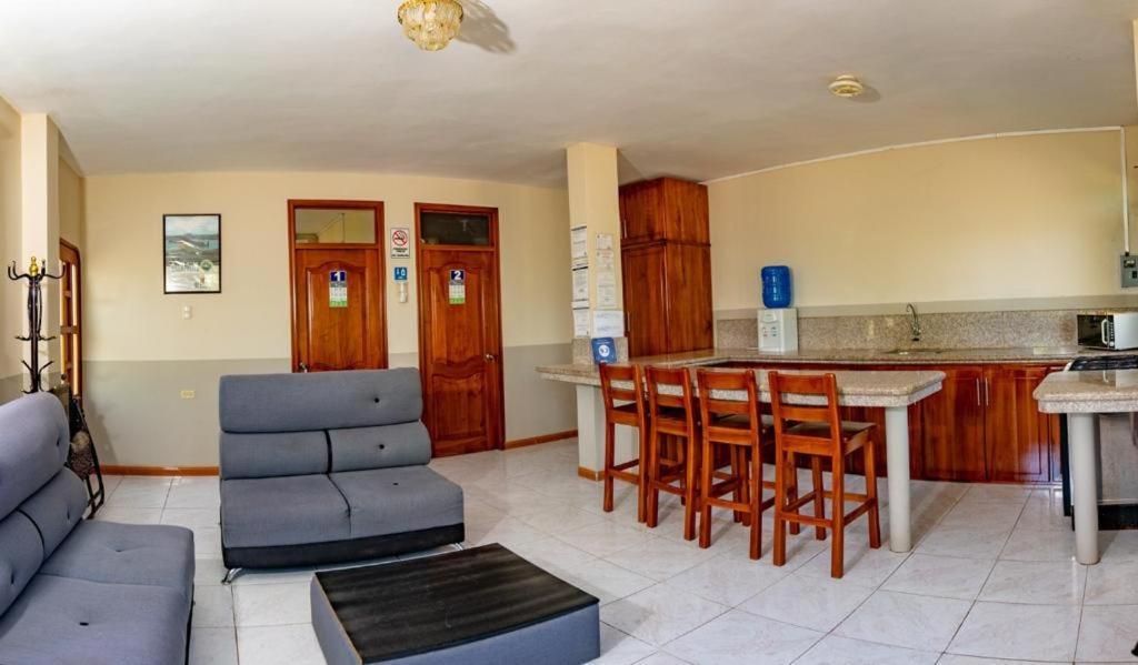 Cucuve Eco Hostal Puerto Baquerizo Moreno Exteriér fotografie